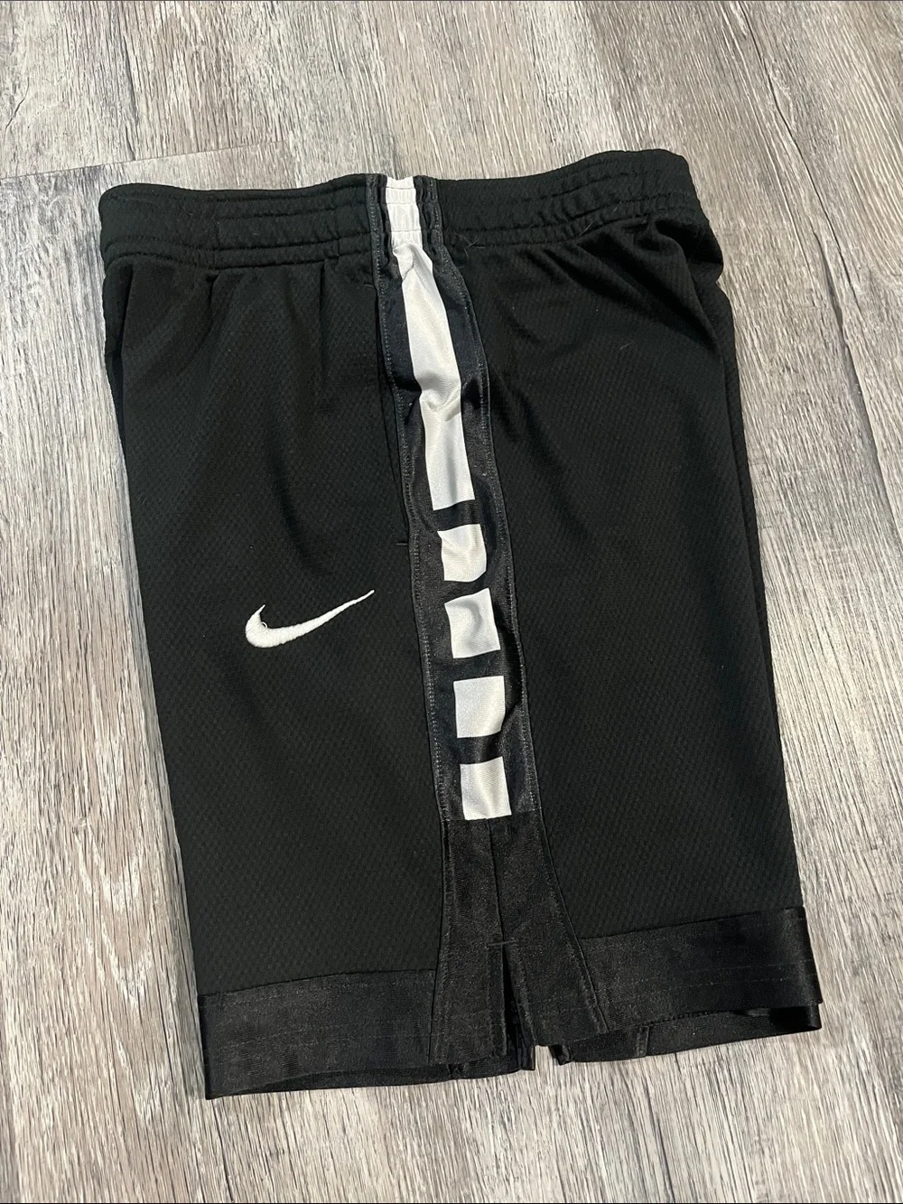 Nike Boys Performance Athletic Basketball Shorts | Black | Size Large